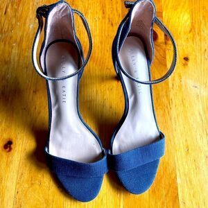 Kelly & Katie Nadia Sandal in Blue Denim style size 6.5  NWT!